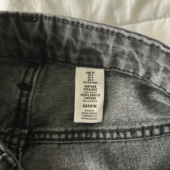 Jeans - Picture 3 of 3